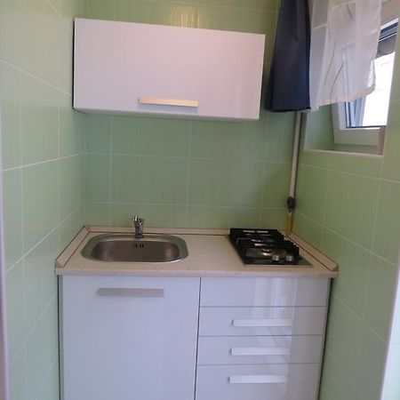 Galagonyas Apartman Eger Rum bild